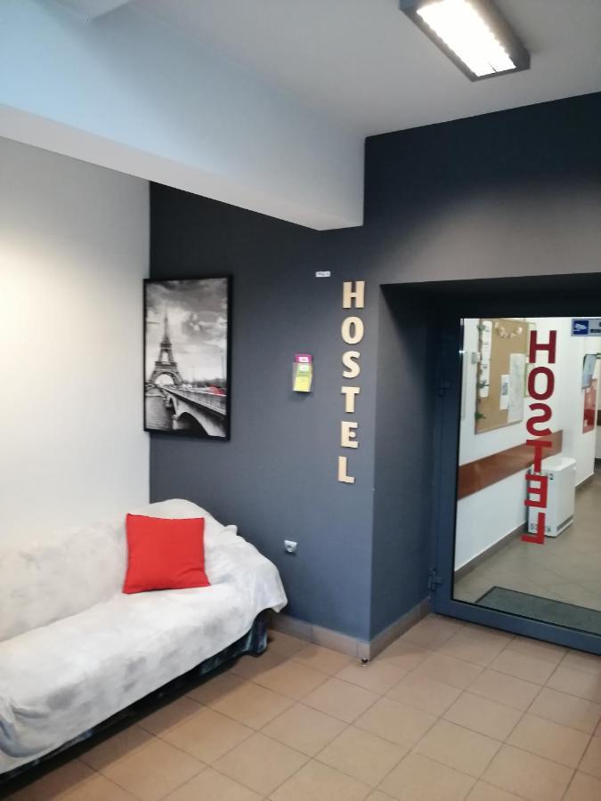 Hostel Gliwice Centrum Parking Exterior foto