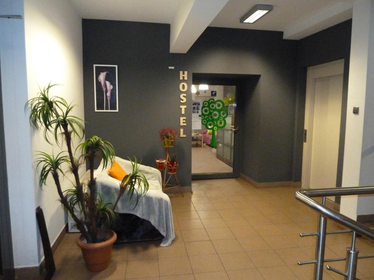 Hostel Gliwice Centrum Parking Exterior foto